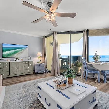 Newly Renovated Beachfront Condo! Free Beach Chair Service! By Dolce Vita Getaways Pcb